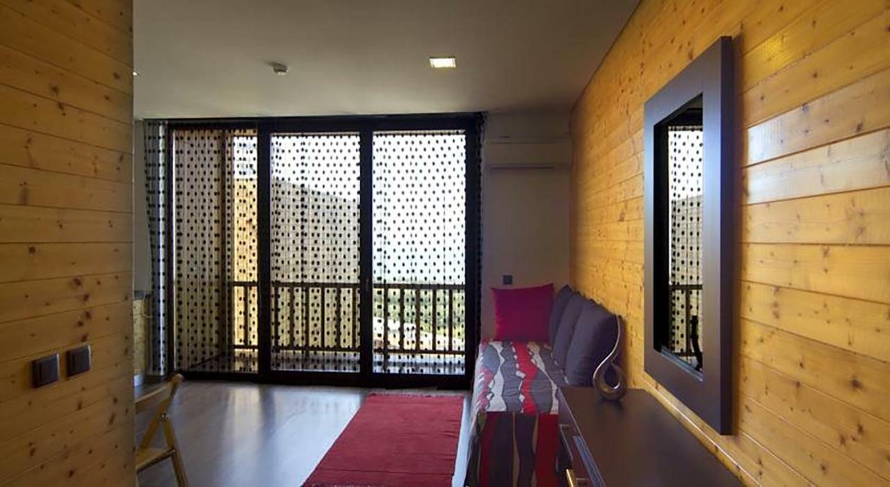 Coxos Beach Lodge مافرا المظهر الخارجي الصورة
